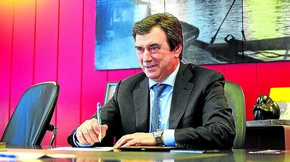 José Luis López Gil, durante la entrevista, en su despacho de la sede de la asociación empresarial que preside.