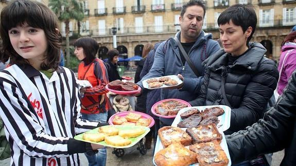 Los concursantes se disfrazaron y se esmeraron en presentar su mejor tostada. 