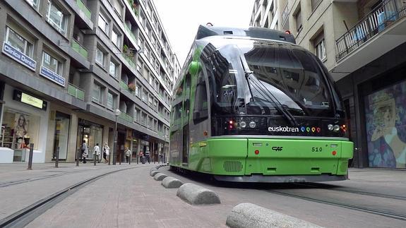 El Gobierno vasco sorprende al plantear una parada del tranvía en la calle Dato