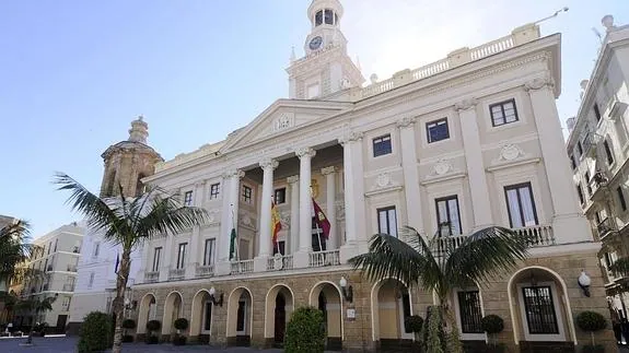Ayuntamiento de Cádiz, donde trabajaba -es un decir- el famoso funcionario.
