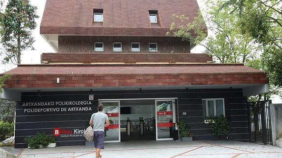 Vista de la entrada al polideportivo de Artxanda, en Bilbao.