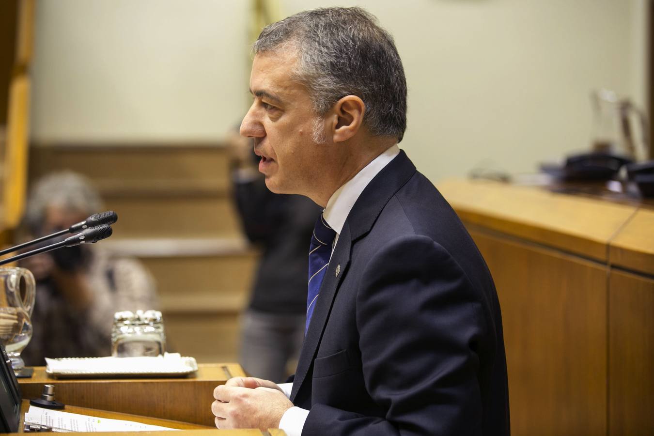 El lehendakari Iñigo Urkullu, durante una intervención en el Parlamento.