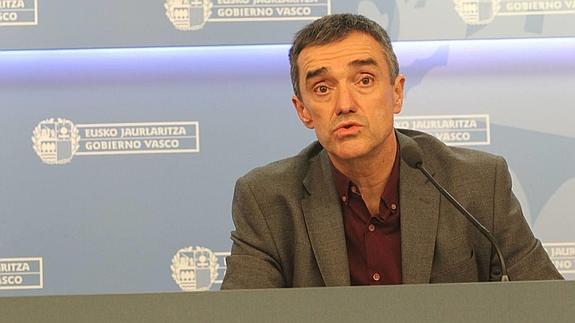 Jonan Fernández pide reconocer a las víctimas policiales «por ética y