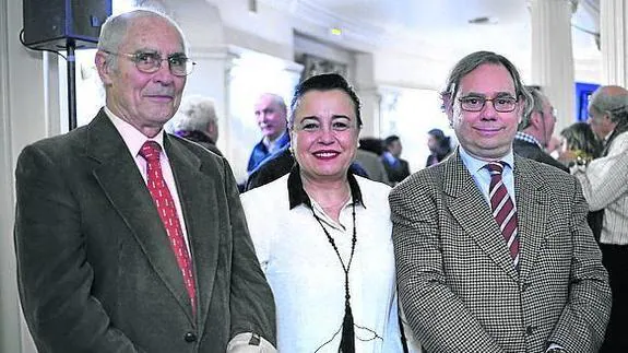 Juan Andrés Legarreta, Isabel Sánchez Robles y Pedro Barreiro.