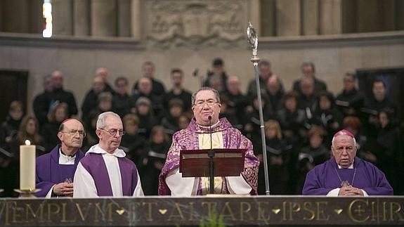 El obispo emérito de Vitoria, Miguel ASurmendi, en la ceremonia de despedida oficiada el pasado sábado. 