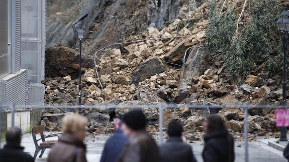 Desprendimiento en la ladera de Ondarroa.