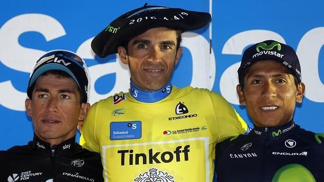 Contador, flanqueado por Henao y Quintana.