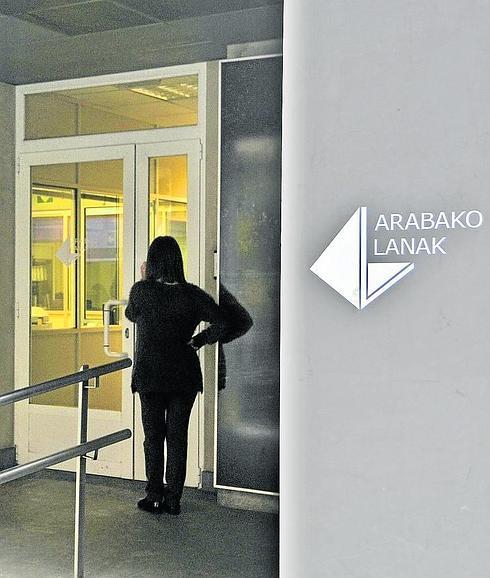 La sede de Arabako Lanak se ubica en el barrio de Coronación. 