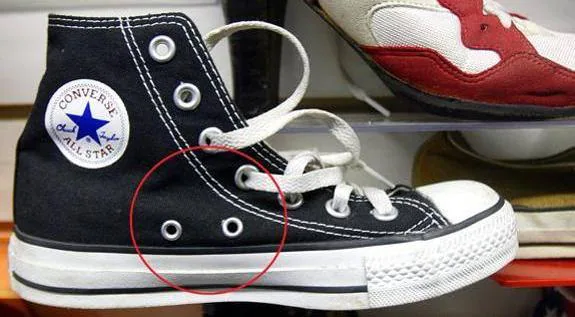 qué sirven los agujeros laterales de las zapatillas? | El
