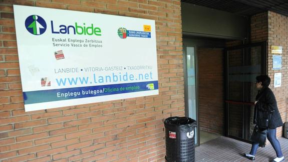 Oficina de Lanbide en Vitoria.