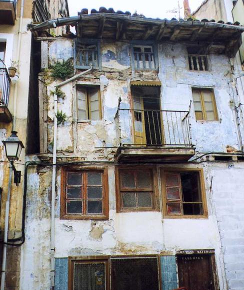 Edificio en ruinas en Bermeo.