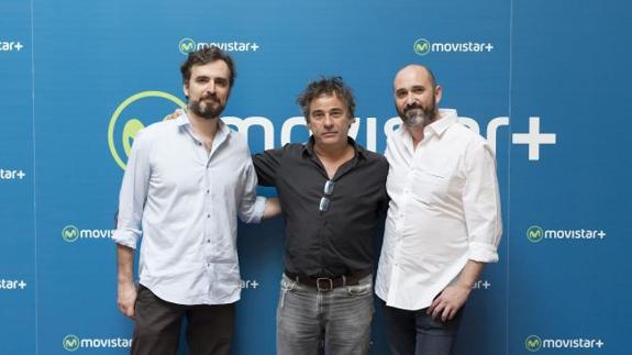 Jorge Sánchez-Cabezudo, Eduard Fernández (el protagonista) y Alberto Sánchez-Cabezudo.