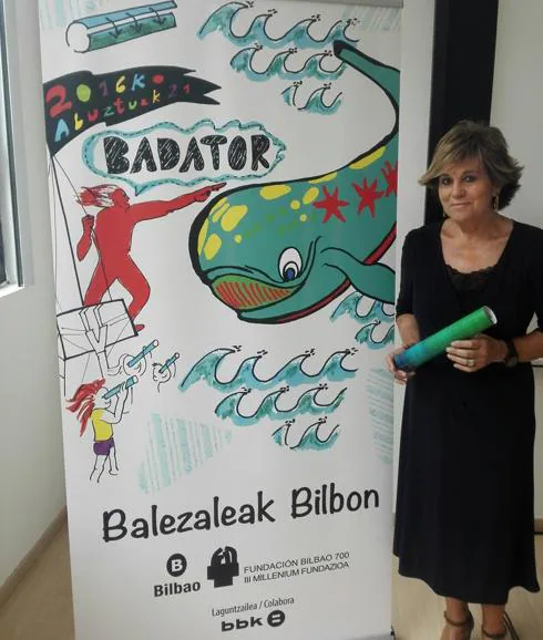 La directora de la Fundación Bilbao 700, Josune Ariztondo, presenta el 'Desfile de la Ballena'