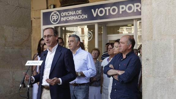 Alfonso Alonso, en la presentación este martes de la sede electoral del PP en Vitoria.