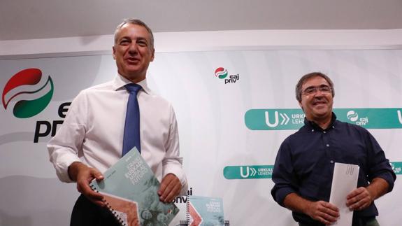 Iñigo Urkullu presenta las propuestas electorales por el PNV en Vitoria.