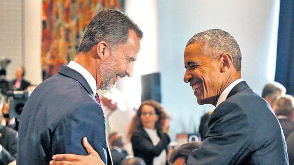 Afectuoso saludo de Felipe VI y Barack Obama en Nueva York. 