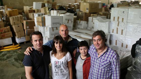 Los voluntarios de Galdakao ya han enviado por su cuenta 26 toneladas al país heleno.