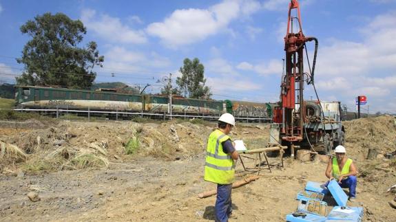 En 2010 comenzaron los trabajos para construir una estación de mercancías en Lapatza.