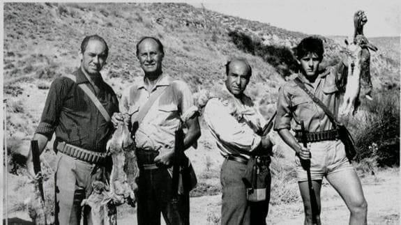 Ismael Merlo, Alfredo Mayo, José María Prada y Emilio Gutiérrez Caba, en 'La caza'.