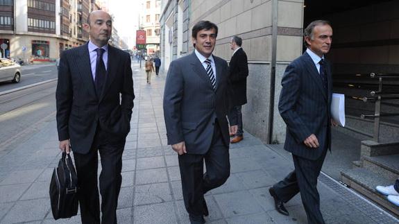 Jabyer Fernández, en una foto de archivo cuando se dispone a declarar en los juzgados de Bilbao en 2010.