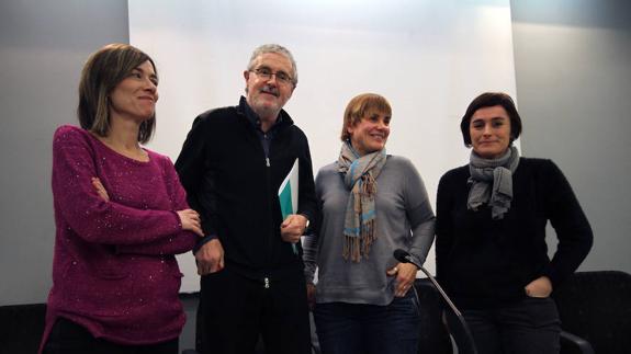 Leire Txakartegi, Muñoz, Etxaide y Garbiñe Aranburu.