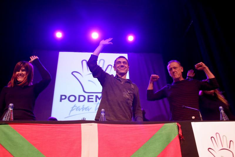 Juan Carlos Monedero, en su acto de Bilbao, junto con Roberto Uriarte.