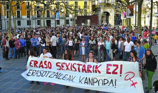 Concentración celebrada en abril de 2015 en Tolosa por otra agresión sexual. 