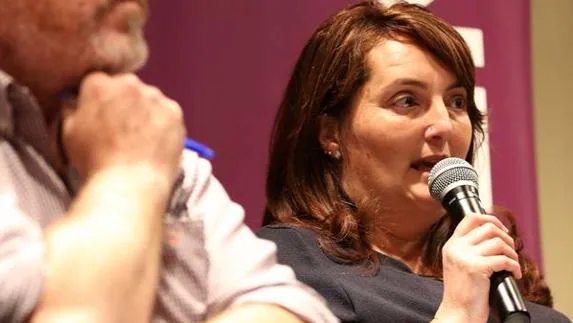 La senadora Elvira García, en un acto de Podemos. 
