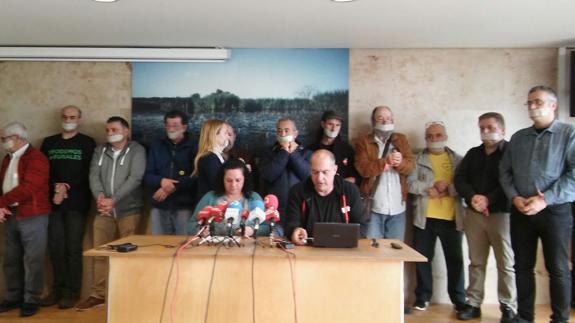 Un momento de la rueda de prensa celebrada este lunes.