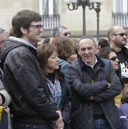 Urtaran y Gonzalez en una protesta contra la reapertura de Garoña, en 2013. 