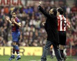 El entrenador del Athletic, Joaquín Caparrós, en un momento del partido de hoy contra el Barça. /Agencias
