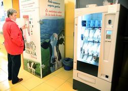 Euskadi cuenta ya con 17 máquinas expendedoras de leche