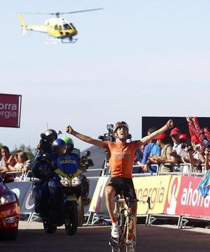Mikel Nieve ha logrado un gran triunfo. / AFP