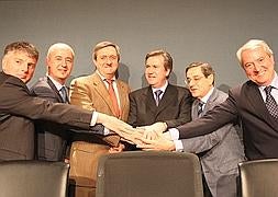 Bernabé Unda, Carlos Aguirre, Xabier Sabalza, Mario Fernández, Xabier Iturbe y Carlos Zapatero./ Telepress