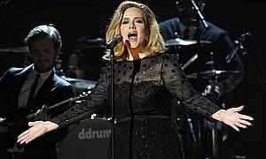 Adele durante su actuación en la gala de los Grammy. Vídeo: 'Someone Like You', uno de sus grandes éxitos.