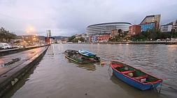 La ría de Bilbao, ayer por la tarde./ Luis Calabor