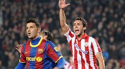 Ustaritz, junto a Villa, con la elástica del Athletic.