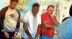 Luis Bárcenas asiste a una misa en la biblioteca del módulo 4.