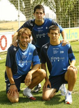 PIÑA. Calderón, Nacho Garro y Morgado, juntos tras una sesión de trabajo en Ibaia. / JESÚS ANDRADE