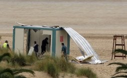 ETA ataca con bombas las playas de Laredo y Noja