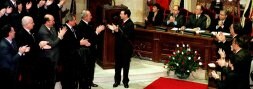 Imagen de la solemne sesión que tuvo lugar en la Casa de Juntas de Gernika el 2 de enero de 1999 con motivo de la proclamación de Juan José Ibarretxe como lehendakari. / EFE