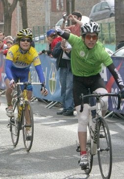 El sprint corona a Estévez