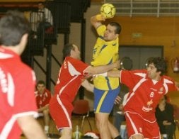 El equipo reforzó su moral tras ganar al Anaitasuna. / P. U.