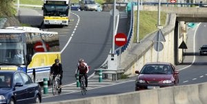 Los radares controlan el tráfico de entrada y salida a Bilbao desde septiembre de 2008, aunque antes permanecieron dos años en periodo de pruebas. ::                             FOTOS: MITXEL ATRIO