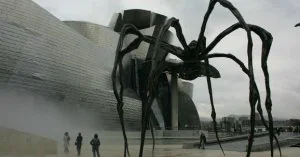 'Mamá', la araña gigante colocada junto al Guggemheim de Bilbao, es una de las obras más emblemáticas de la artista gala. ::                             BERNARDO CORRAL