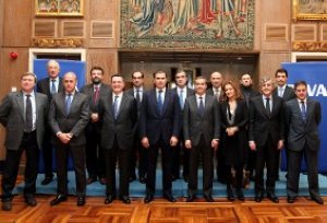 Ángel Cano, junto a los integrantes del consejo.