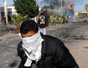 Túnez cierra colegios y universidades por temor a nuevas revueltas