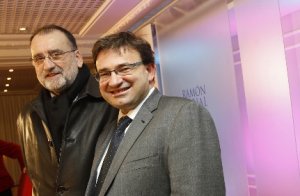 Javier Vitoria, a la izquierda, y Carlos García de Andoin, ayer en el acto de la Fundación Rubial. ::
MIREYA LÓPEZ