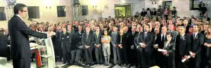 El lehendakari, Patxi López, pronuncia su discurso durante la recepción celebrada el año pasado con motivo de la celebración del Día de Euskadi, en Vitoria. ::                         IOSU ONANDIA