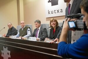 Juan Karlos Izagirre, Martín Garitano, Xabier Iturbe y Blanca Urgell, ayer tras la reunión del consejo de administración. ::
USOZ